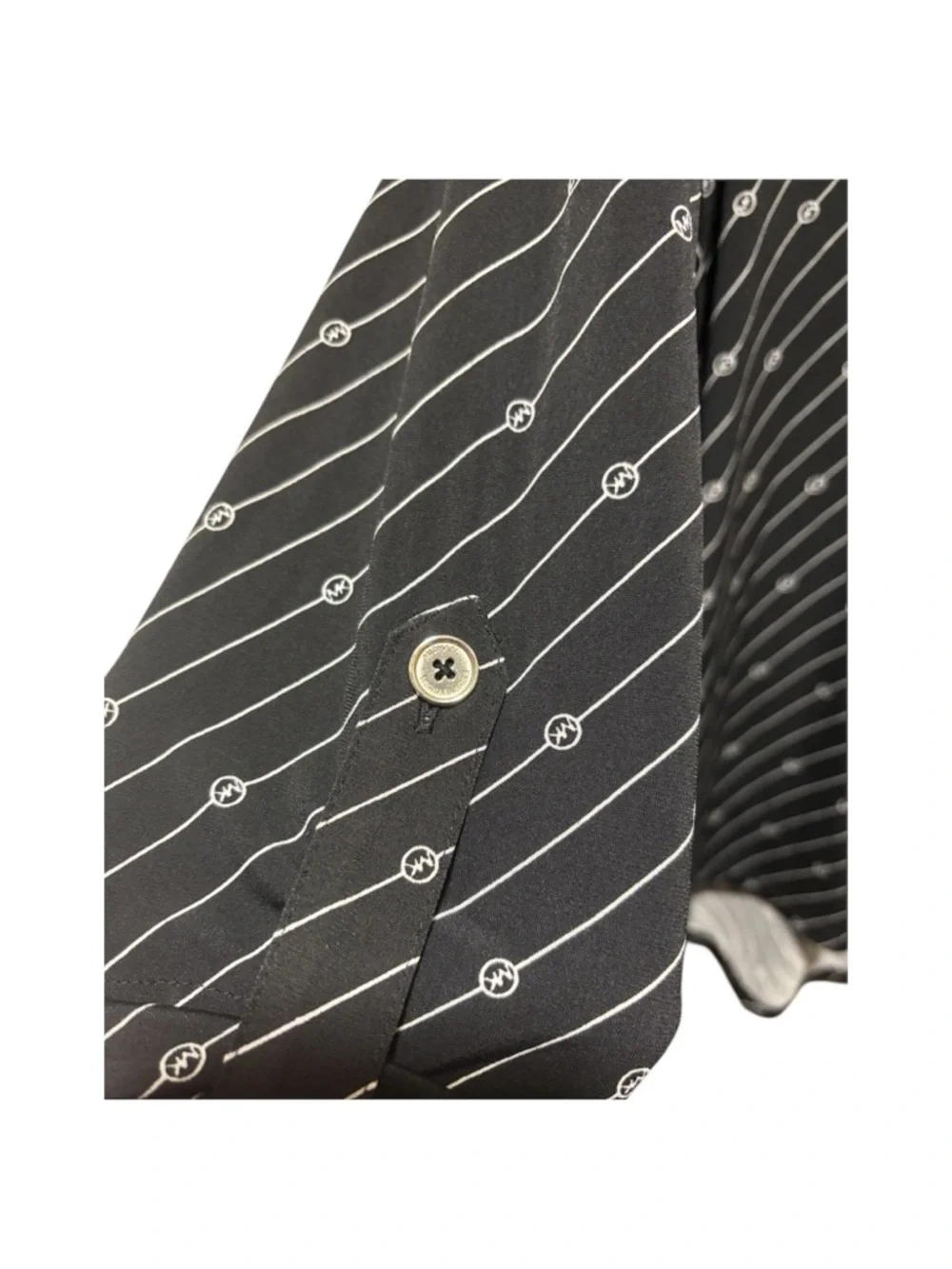 ⭐️ MICHAEL KORS ⭐️ Black Diagonal-Stripe MK Logo Zip Front Blouse - Picture 4 of 5